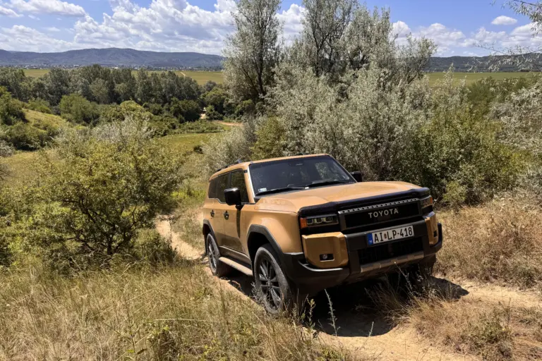 Videó: Ilyen egy 30 millió forintos Toyota!