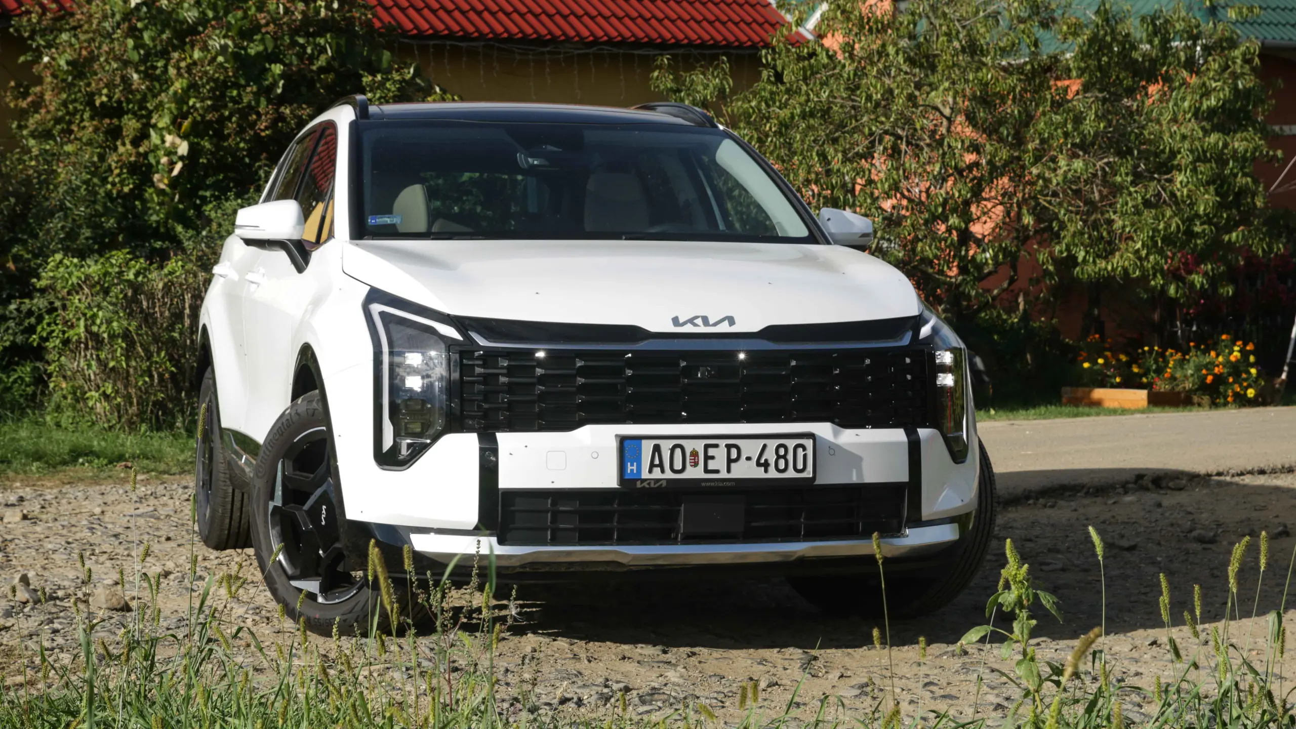 Mi rejlik a modernebb arc mögött? Teszten a frissített Sportage!