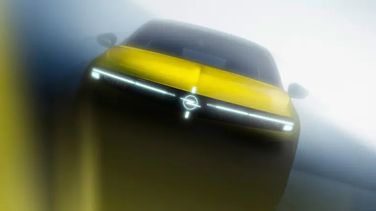Megújul az Opel Astra: íme az első fotók!
