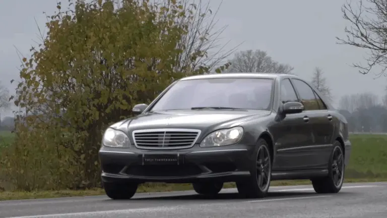 Íme egy "igazi" Mercedes-Benz: vajon mit tud az S65 AMG a német autópályán?