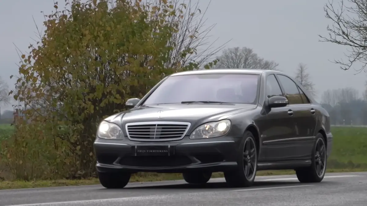 Íme egy "igazi" Mercedes-Benz: vajon mit tud az S65 AMG a német autópályán?