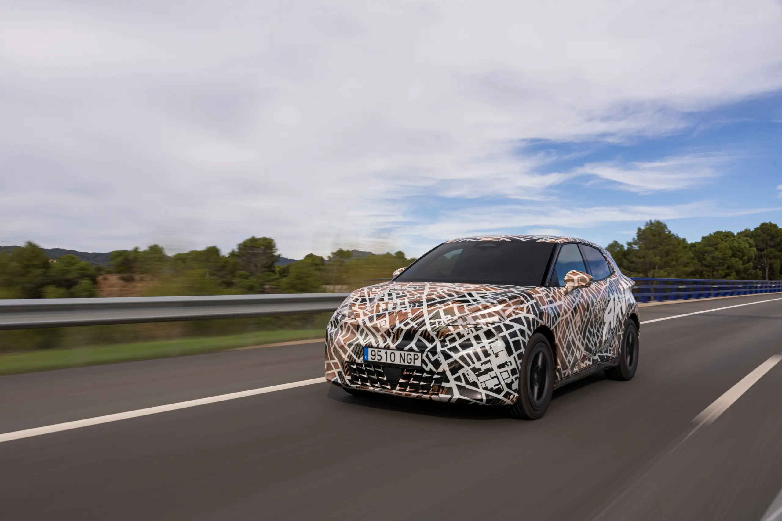 Újabb részletek derültek ki a legolcsóbbnak ígérkező Cupra modellről!