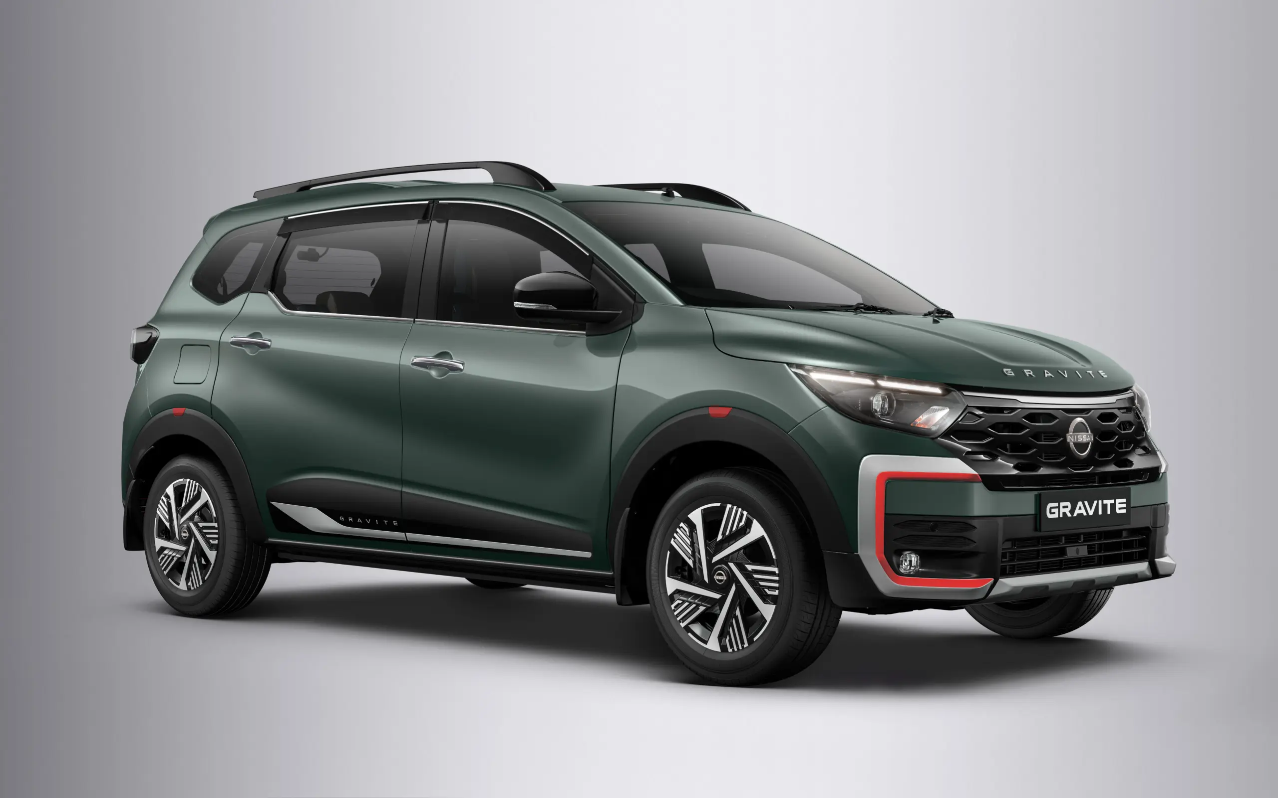 Vadiúj hétüléses autót mutatott be a Nissan, majd beárazta 2 millió forintnyi összegre!