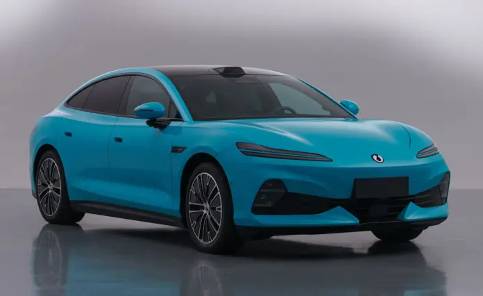 2026 Denza Z9 sedan szemből kék színben