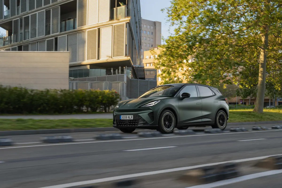 039_New-CUPRA-Raval-takes-to-the-streets-with-rebellious-electric-urban-spirit__HQ