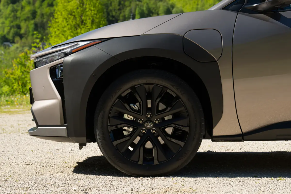 2026_Toyota bZ4X Touring_AWD_Brilliant Bronze Metallic_exterior_004