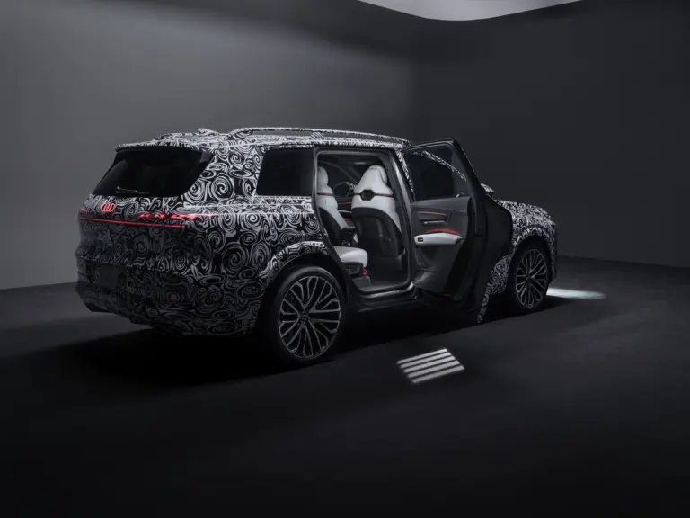 Tényleg ez lesz az A8 helyett? Hivatalos fotókon az Audi újdonsága, íme a Q9!