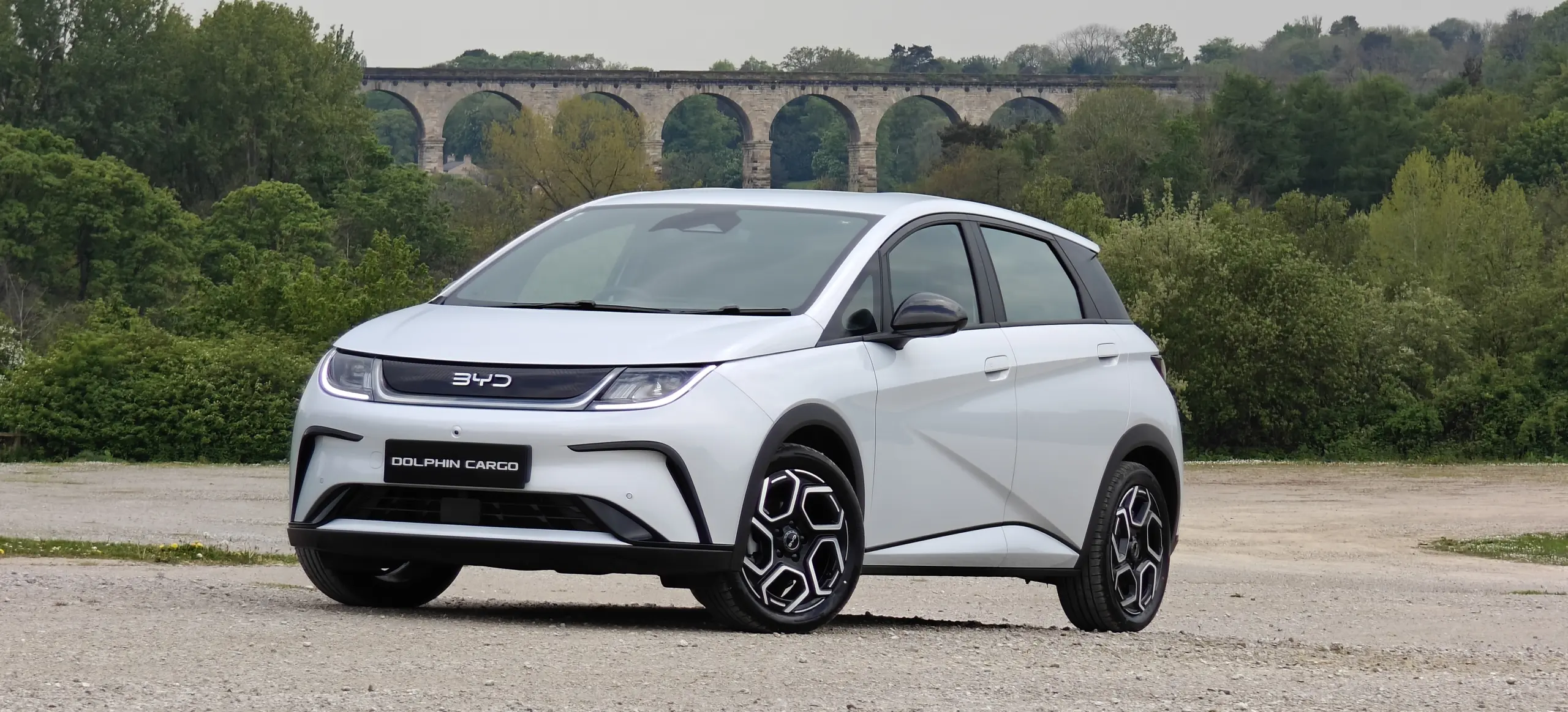 BYD „furgon”? Íme a kishaszongépjárművé átalakított Dolphin!