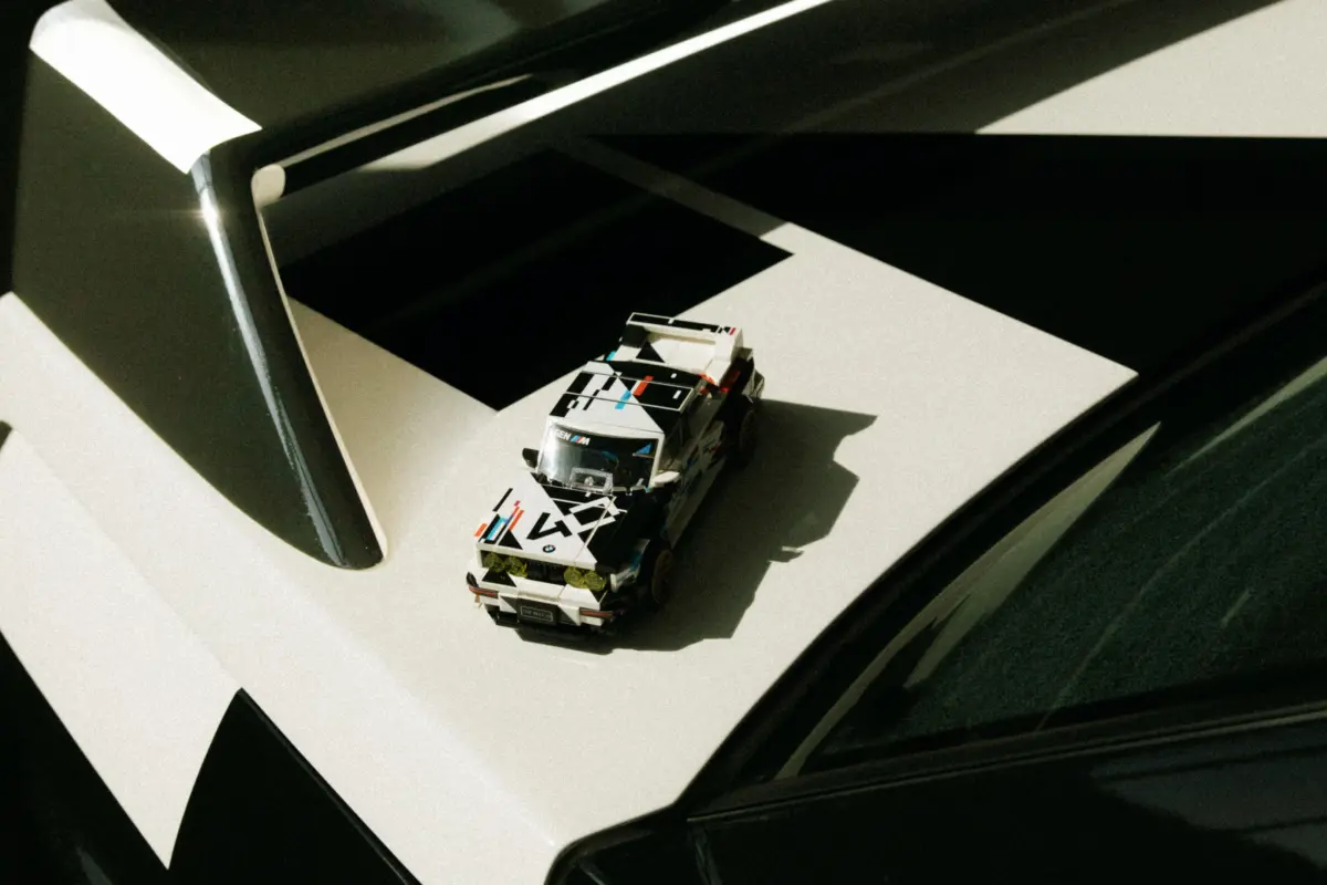 P90642081_highRes_bmw-m3-e30-lego-spee