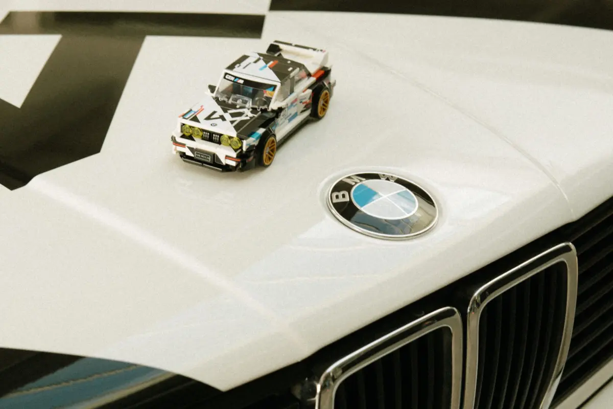P90642083_highRes_bmw-m3-e30-lego-spee