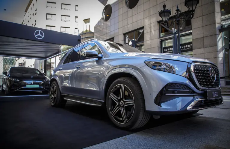 Budapest belvárosában, stílusosan mutatkozott be az új Mercedes-Benz GLE