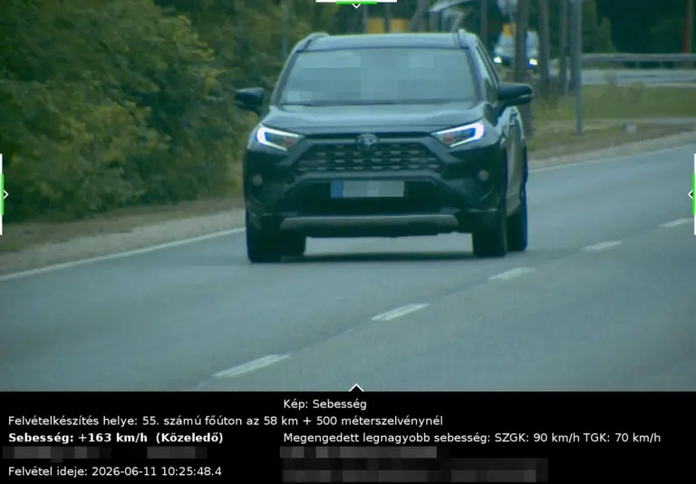 163 km/óráig taposta a Toyotának, a büntetés sem maradt el! Ennyit kell fizetnie!