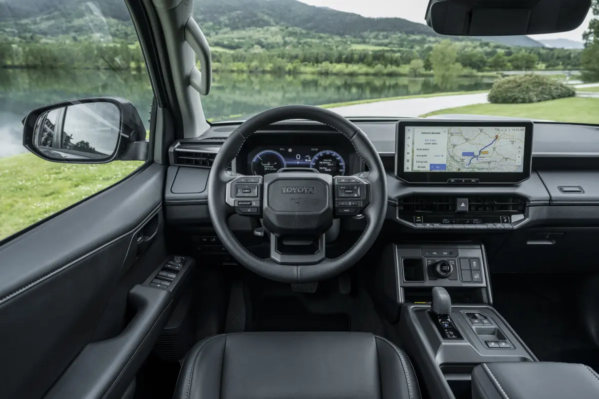 2026_Hilux BEV_High Grade_Ash Grey_Detail_006