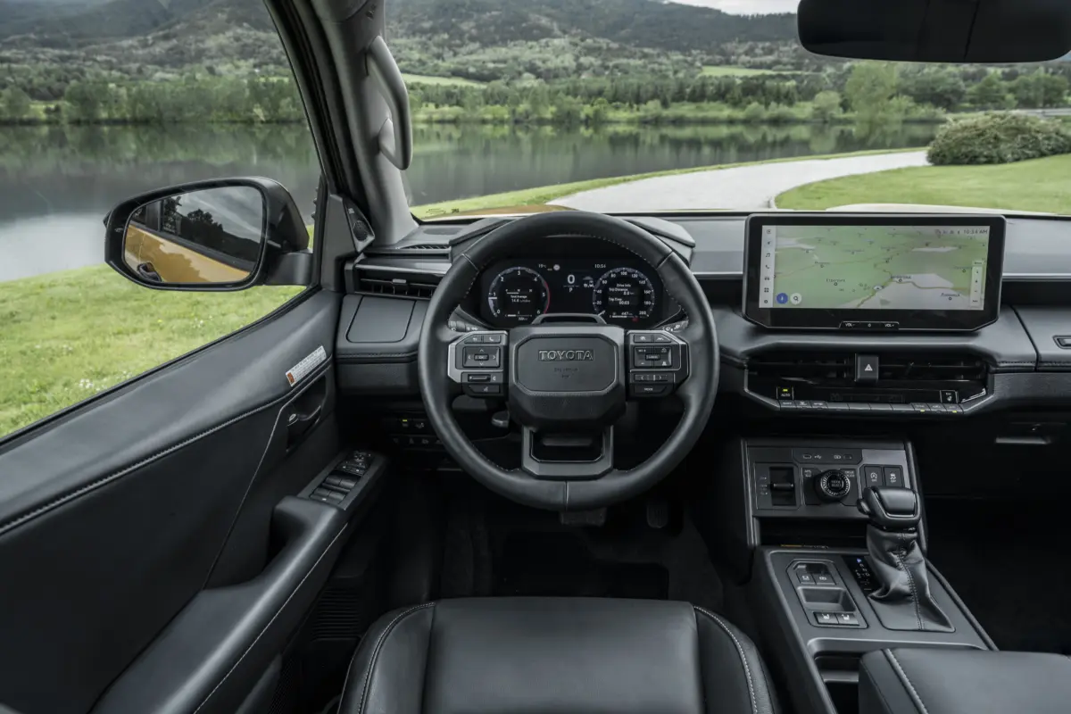 2026_Hilux Hybrid 48V_Invincible_Sulphur Yellow_Detail_006