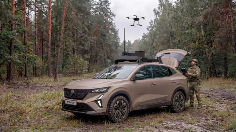 Katonai járművet épített jelenlegi csúcsmodelljéből a Renault!