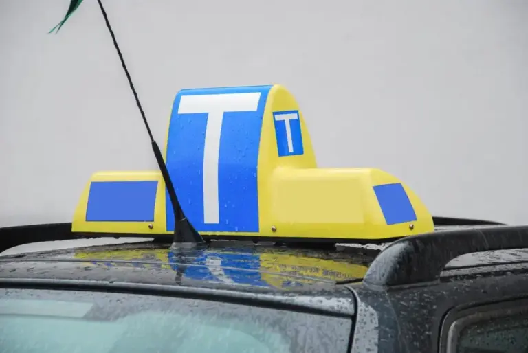 Drágul a jogsiszerzés! Ennyivel kell mostantól többet fizetni a vizsgákért!