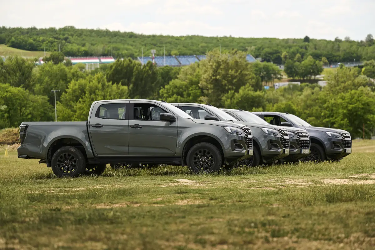 AW_KGM_M_GRAND_ISUZU_D_MAX_HUNGAROROING_205