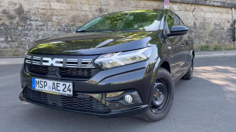 Egy liter, 3 henger, CVT váltó: végsebesség-teszten a 91 lóerős Dacia Logan