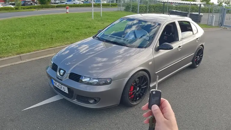 460 lóerős Seat Leon 1.8T? Videón, hogy mire képes padlógázon!