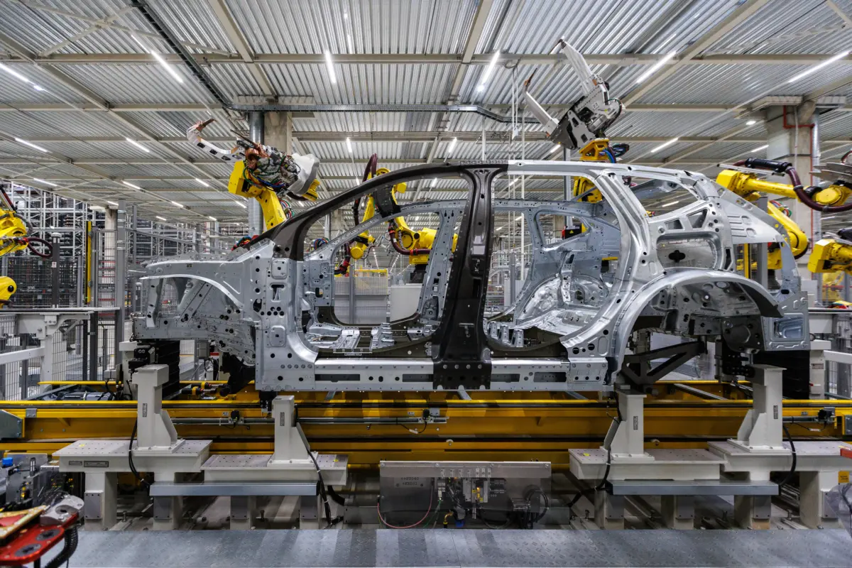 P90617945_highRes_bmw-group-plant-debr