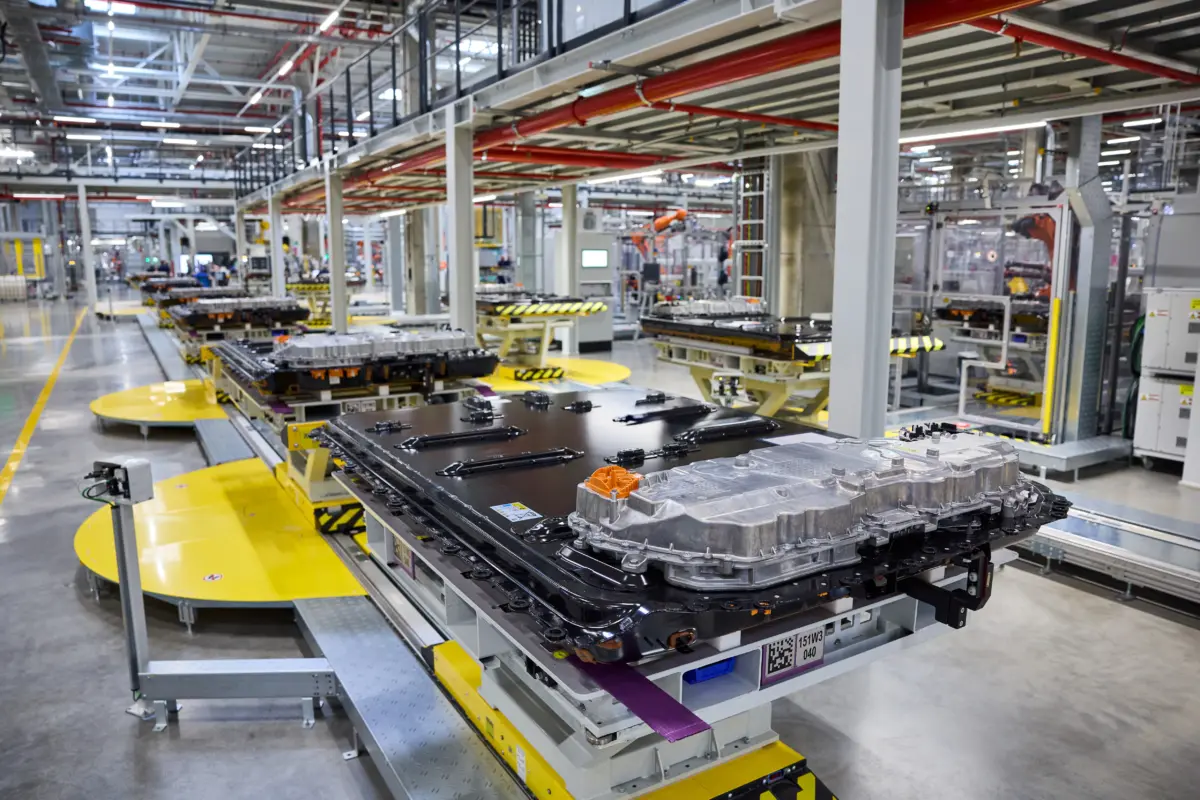 P90617961_highRes_bmw-group-plant-debr