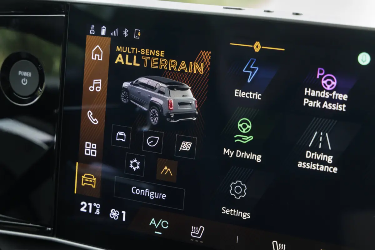 Renault-4-E-Tech-electric-Plein-Sud-Techno-Carmin-Red-3