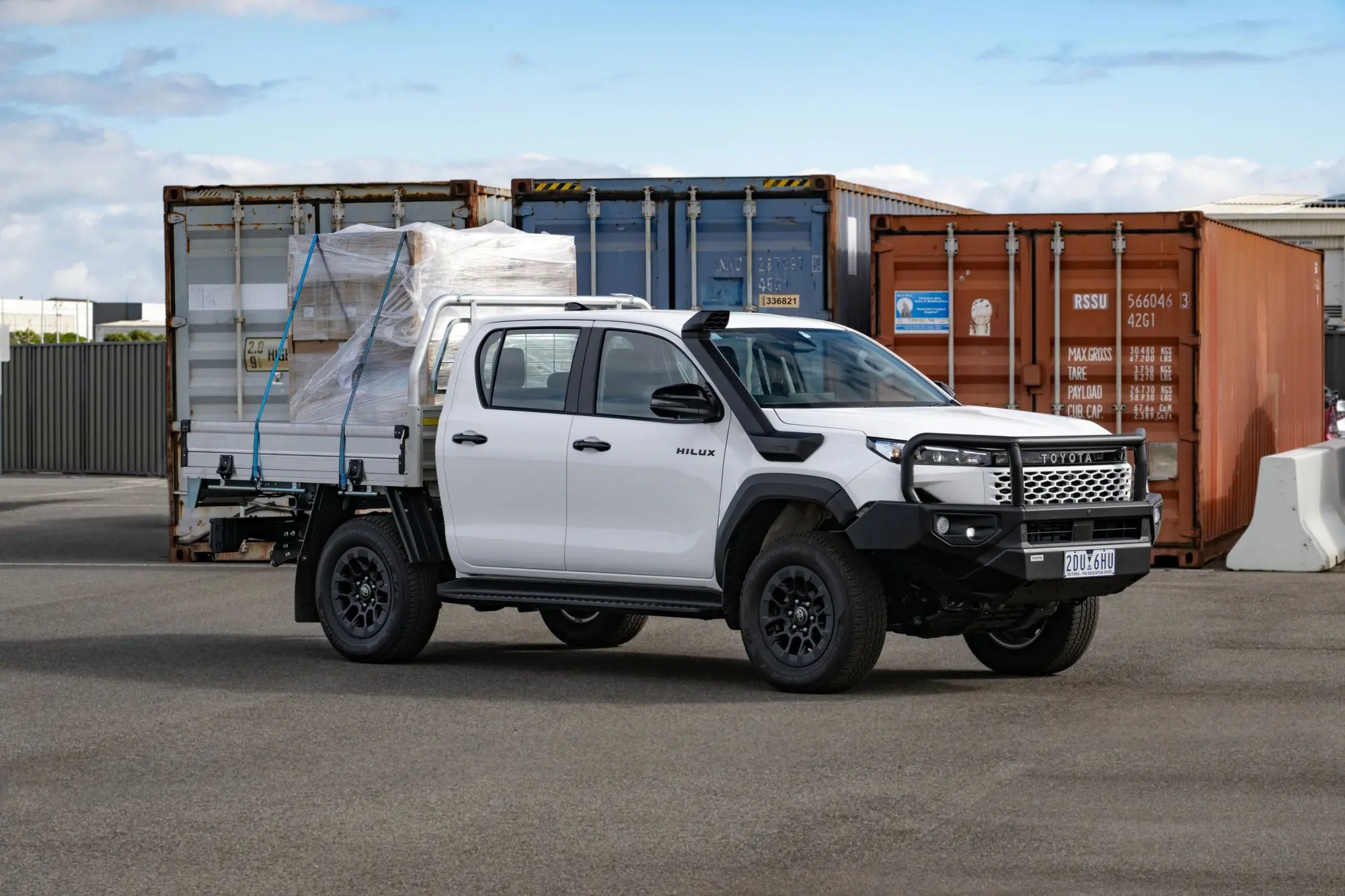 Nem elég kemény a Toyota Hilux? Íme a gyárilag tuningolt változat!