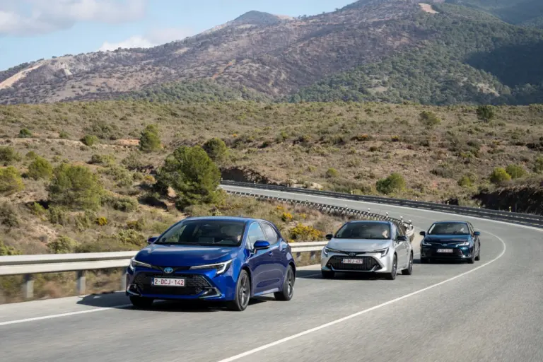 Árat csökkentett a Toyota is! Egyes modellekre több mint 1,6 millió forint kedvezményt adnak!