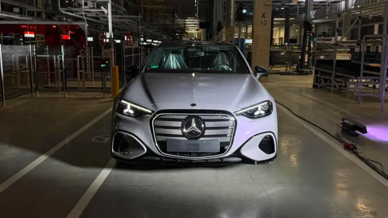 Videó: Így készülnek a hazai Mercedes-Benz modellek!