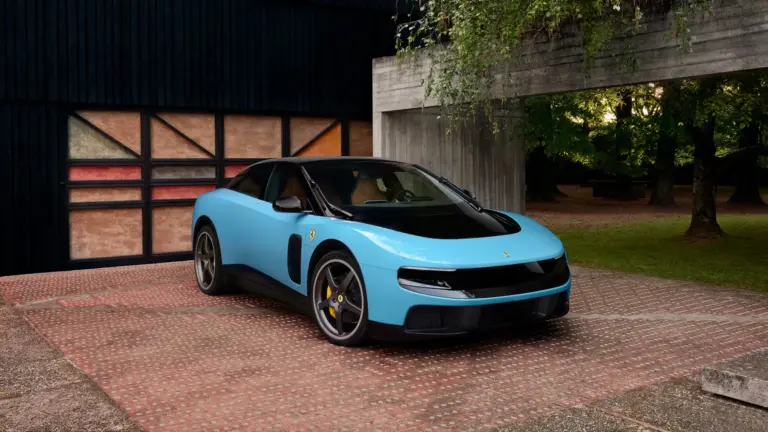 Hiába fanyalgott az internet, a gazdagok imádják az új elektromos Ferrarit!