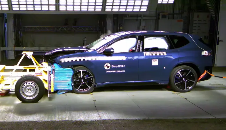 Így szerepelt a szigorított törésteszten az új debreceni BMW!