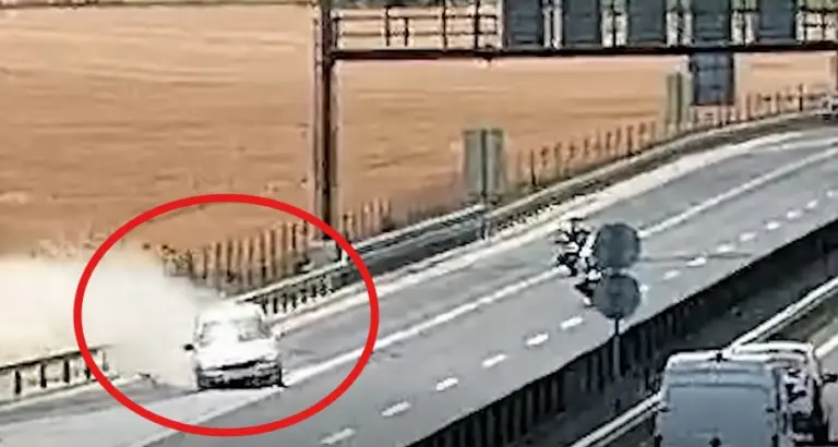 Rendőrök szeme láttára törte össze autóját az M30-ason! Íme a teljes videó!