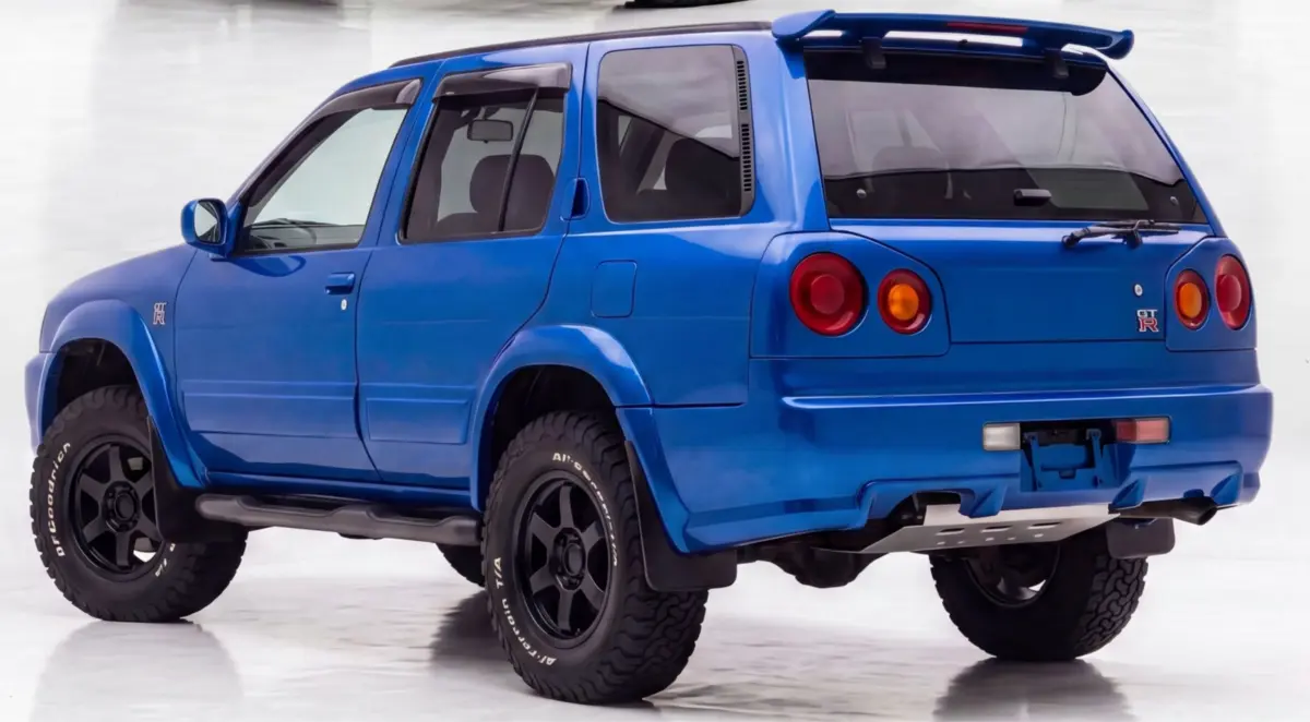 Nissan_Skyline_SUV_4