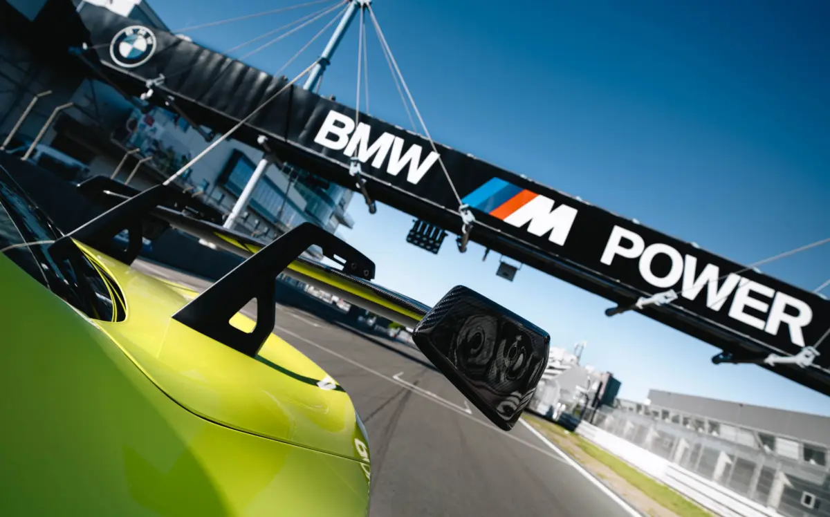 P90649375_highRes_bmw-m2-with-m-perfor