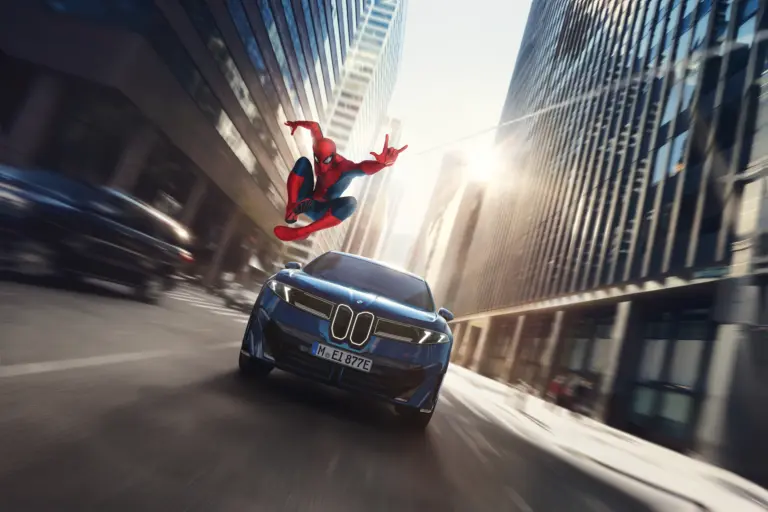 Így hálózna be új vásárlókat a mozitermekben a BMW!