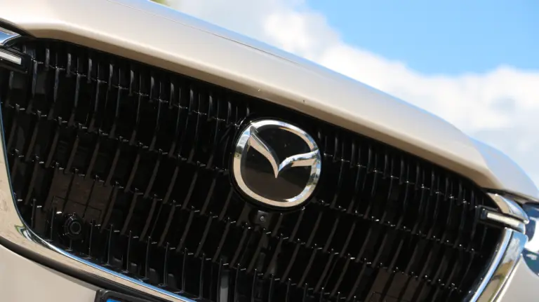 Hivatalos: visszatér a Mazda legkisebb SUV-ja! Ezt lehet eddig tudni róla!