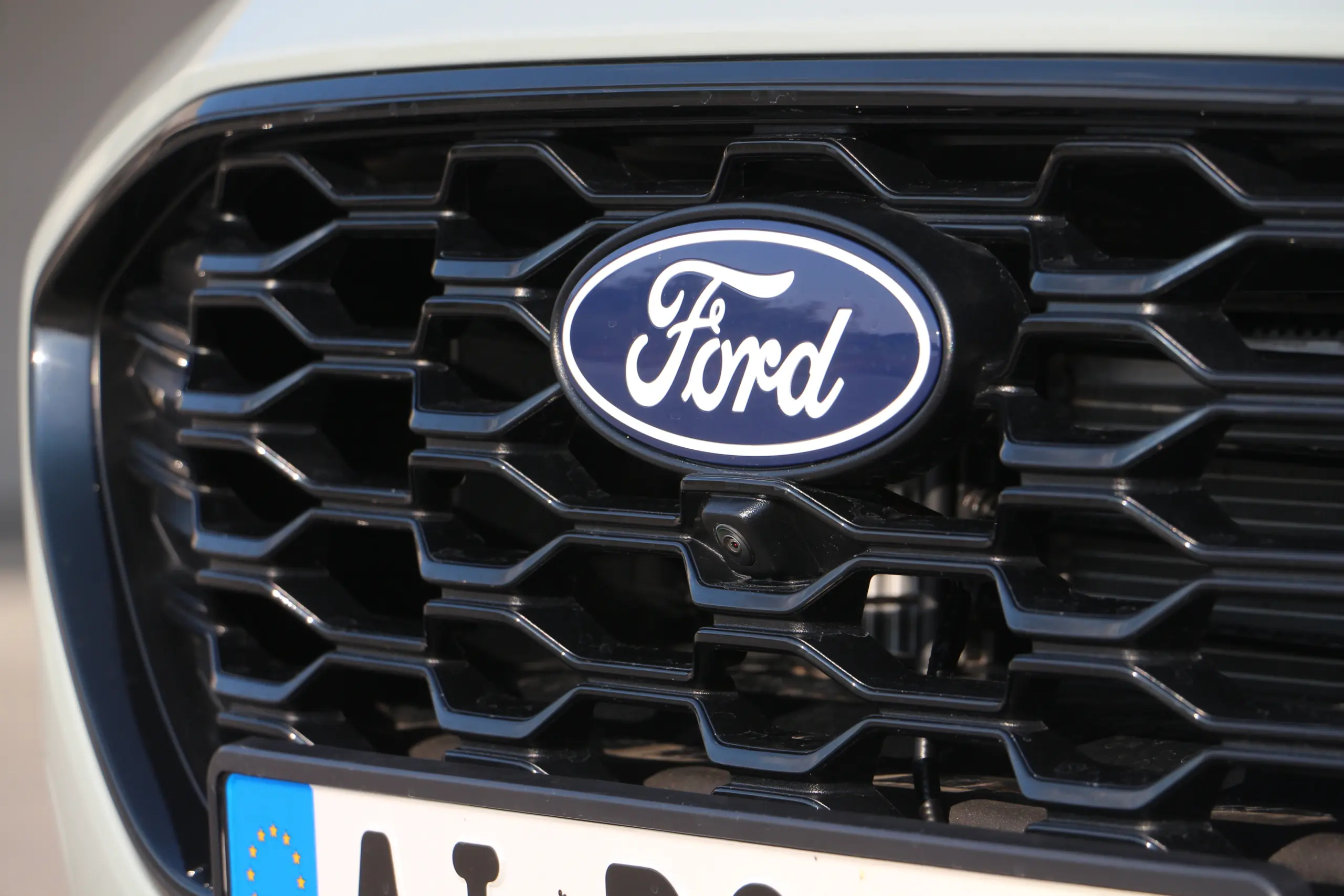Nem nyúl vissza újabb klasszikus névhez a Ford! Így fogják hívni az új autójukat!