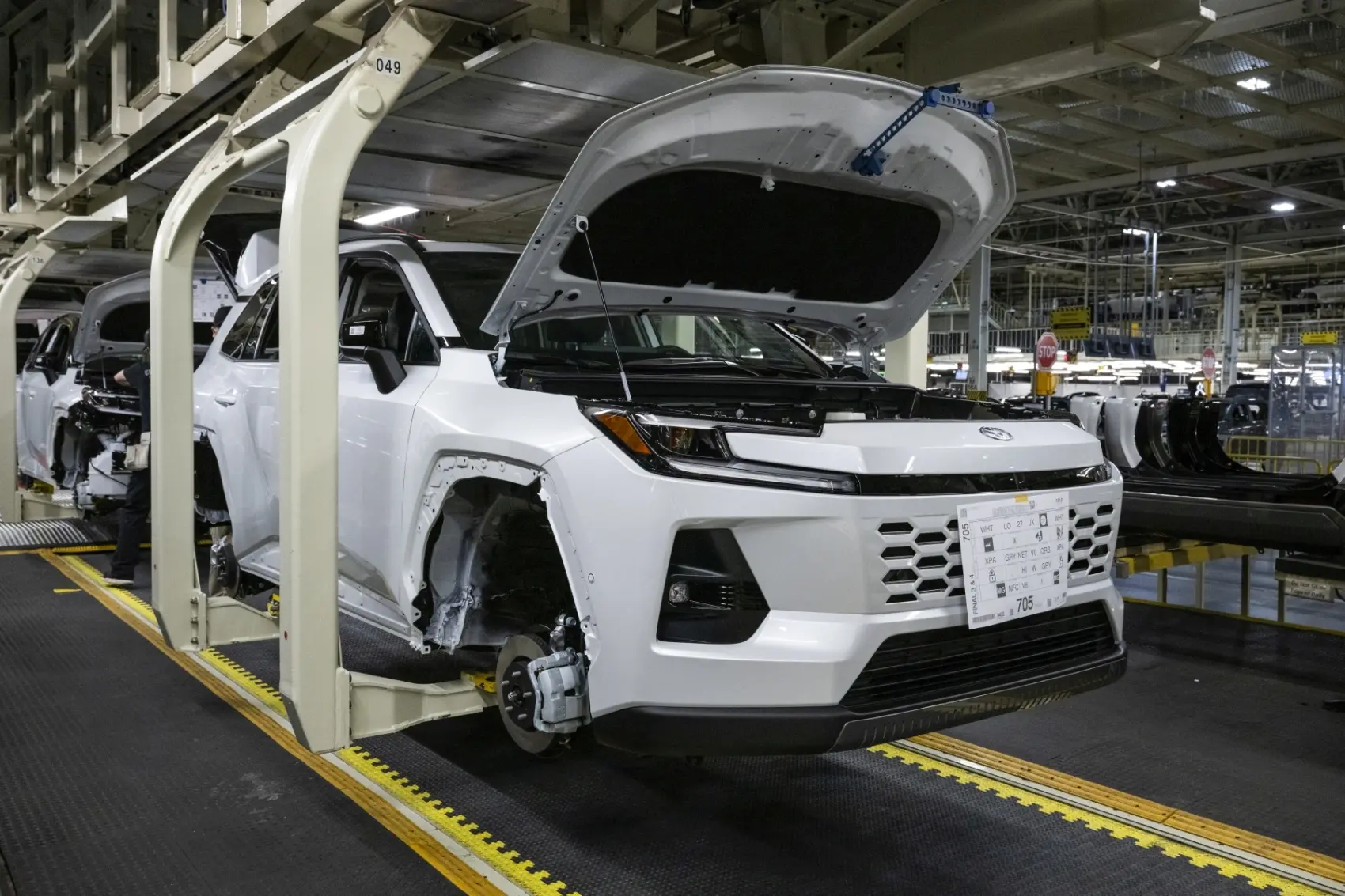 Rendszeresen összeütköztek a gyárban az ember által vezetett járművek, robotokra cserélte őket a Toyota!
